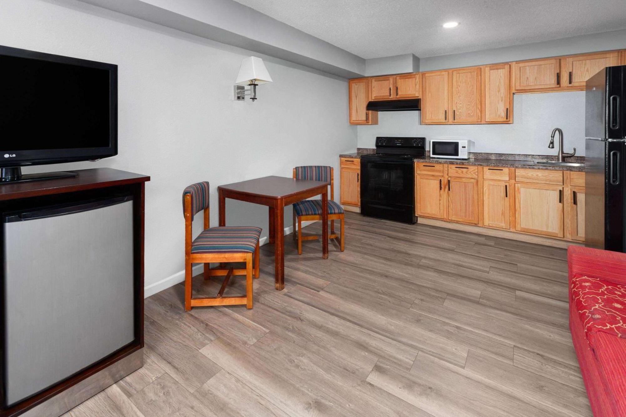 ซูเปอร์ 8 บาย วินด์แฮม ซันแพรรี/เมดิสัน อีสต์ Motel Sun Prairie ภายนอก รูปภาพ