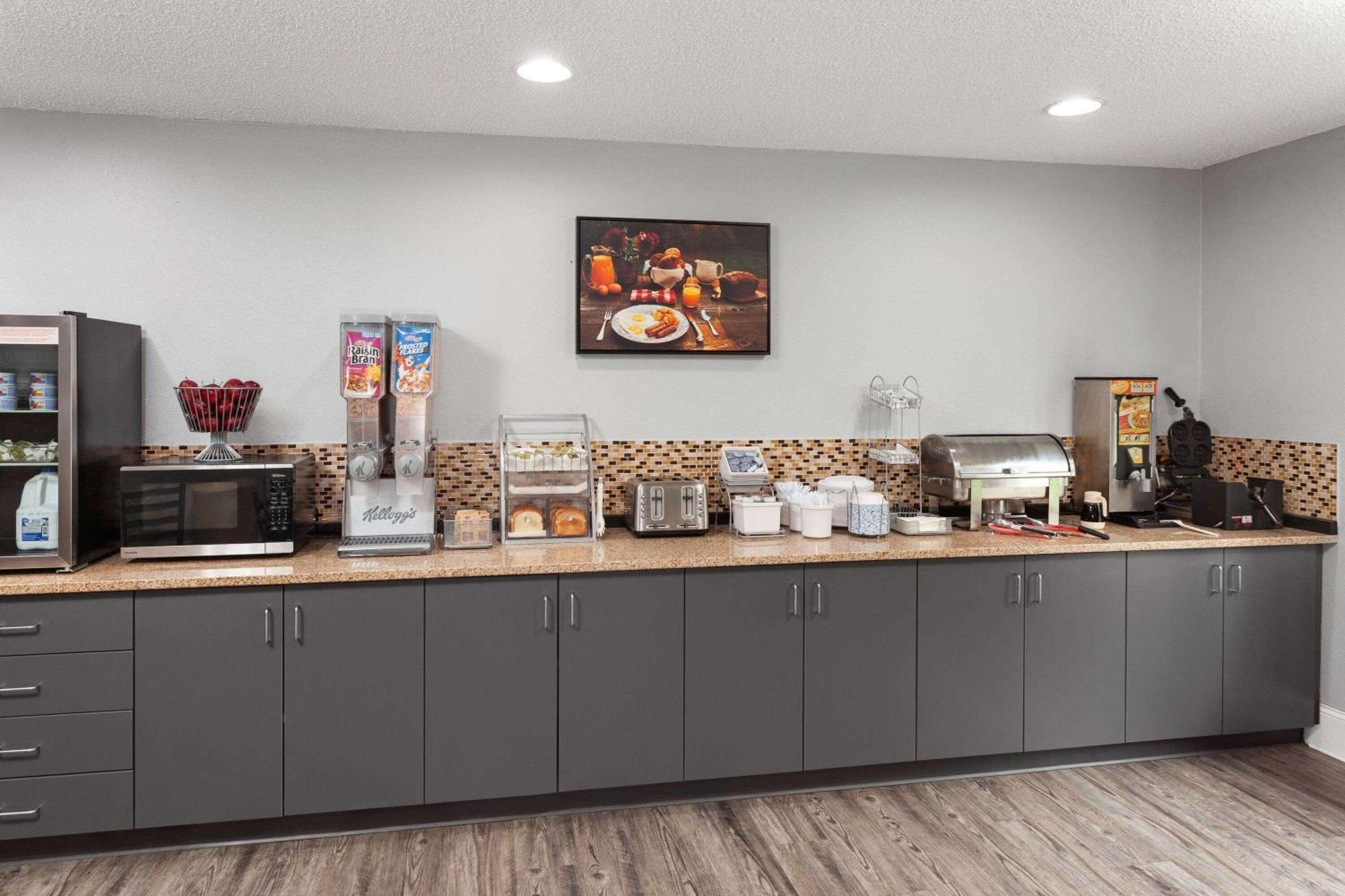 ซูเปอร์ 8 บาย วินด์แฮม ซันแพรรี/เมดิสัน อีสต์ Motel Sun Prairie ภายนอก รูปภาพ